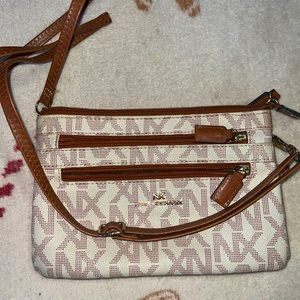 Nobel Exchange purse